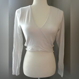 NWT Hollister long sleeve crop top white size medium
